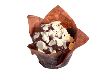 Muffin s kakovou náplňou,čokoládovou polevou a mandľovým posypom